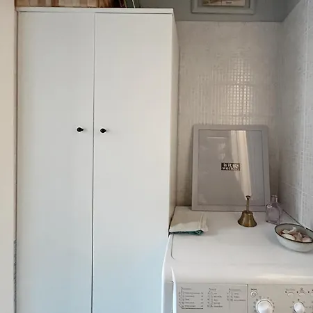 דירה A House - Cozy At Noce District מילאנו